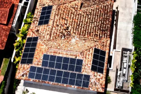 Projeto solar associado ao depoimento demonstrativo de Marcos Almeida